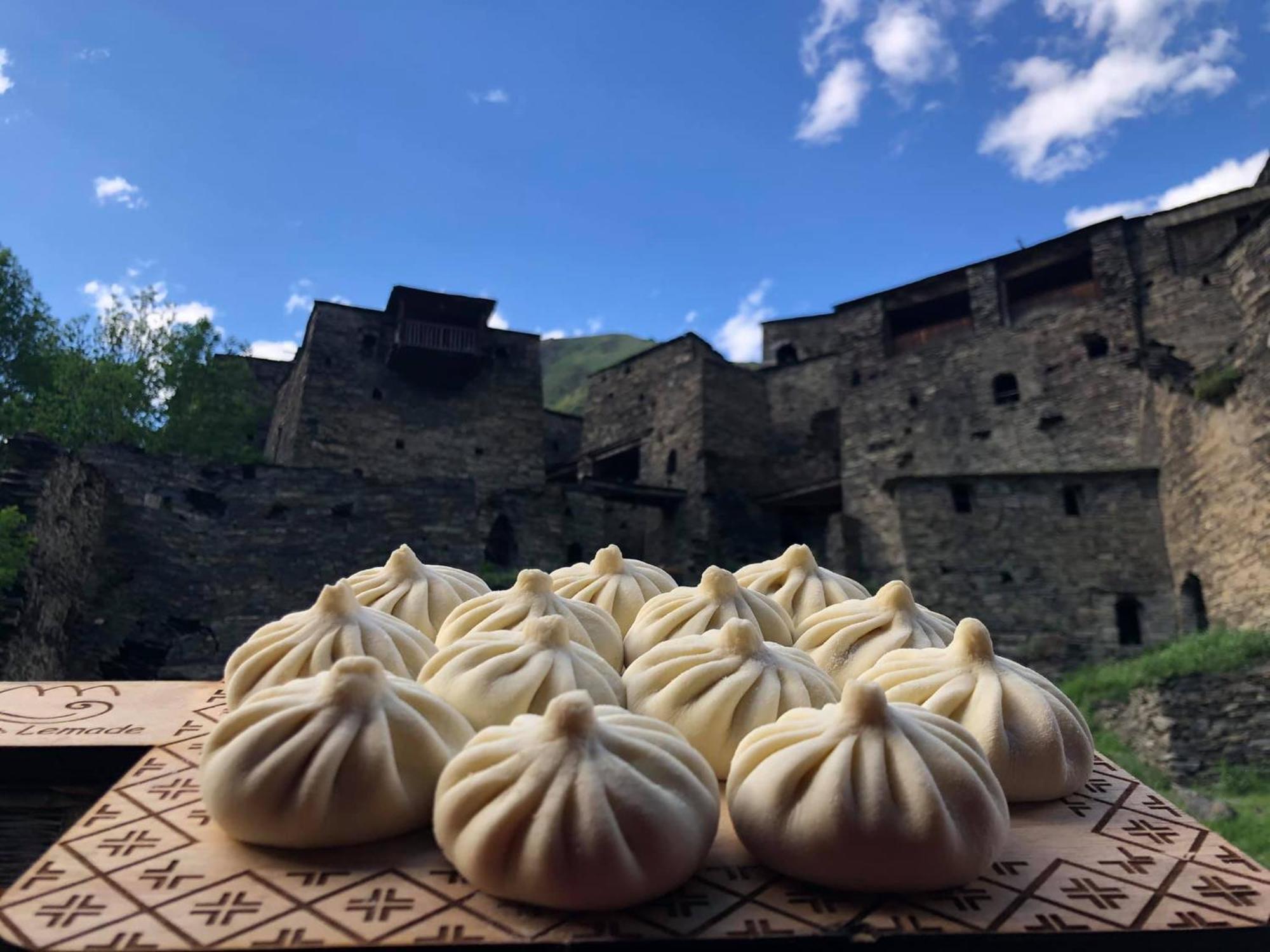 "Front Castle" Hotel Shatili Exterior foto